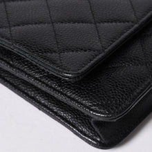 将图片加载到图库查看器中。 極美品 CHANEL シャネル チェーンウォレット 長財布 AP0250 22番台 ココマーク キャビアスキン ブラック シルバー金具 中古 4a004351