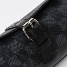 Load the image into the gallery viewer. 極美品 LOUIS VUITTON ルイヴィトン 時計ケース ダミエグラフィット エテュイ 3モントル 3本用ウォッチケース 時計ケース 筒型 マルチポーチ N41137 中古 4a006422