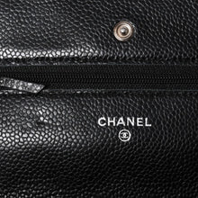 将图片加载到图库查看器中。 極美品 CHANEL シャネル チェーンウォレット 長財布 AP0250 22番台 ココマーク キャビアスキン ブラック シルバー金具 中古 4a004351
