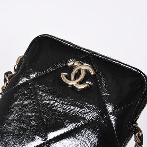 新品未使用品 CHANEL シャネル チェーンショルダー シャイニー パテントレザー ランダム番台 マトラッセ ココマーク フォンケース 中古 4a006466