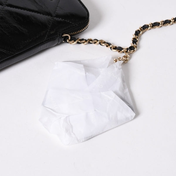 新品未使用品 CHANEL シャネル チェーンショルダー シャイニー パテントレザー ランダム番台 マトラッセ ココマーク フォンケース 中古 4a006466