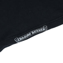 画像をギャラリービューアに読み込む, CHROME HEARTS クロムハーツ 半袖Tシャツ サイズS オールドイングリッシュロゴ スクロールラベル ブラック 美品 中古 4a001533