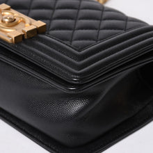 画像をギャラリービューアに読み込む, 極美品 CHANEL シャネル ボーイシャネル ショルダーバッグ スモールハンドバッグ 29番台 キャビアスキン A67085 ココマーク ブラック ゴールド金具 中古 4a006429