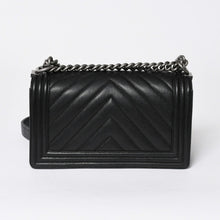 将图片加载到图库查看器中。 新品同様品 CHANEL シャネル ボーイシャネル チェーンショルダーバッグ ショルダーバッグ シェブロン Vステッチ 24番台 ココマーク ブラック 中古 4a006433