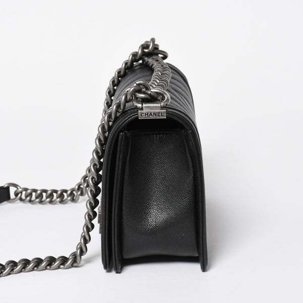 新品同様品 CHANEL シャネル ボーイシャネル チェーンショルダーバッグ ショルダーバッグ シェブロン Vステッチ 24番台 ココマーク ブラック 中古 4a006433