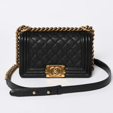Load the image into the gallery viewer. CHANEL シャネル ボーイシャネル ショルダーバッグ チェーンショルダーバッグ 19番台 キャビアスキン ココマーク ブラック ゴールド金具 美品 中古 4a006436