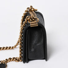 Load the image into the gallery viewer. CHANEL シャネル ボーイシャネル ショルダーバッグ チェーンショルダーバッグ 19番台 キャビアスキン ココマーク ブラック ゴールド金具 美品 中古 4a006436