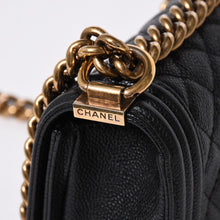 Load the image into the gallery viewer. CHANEL シャネル ボーイシャネル ショルダーバッグ チェーンショルダーバッグ 19番台 キャビアスキン ココマーク ブラック ゴールド金具 美品 中古 4a006436