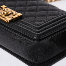 Load the image into the gallery viewer. CHANEL シャネル ボーイシャネル ショルダーバッグ チェーンショルダーバッグ 19番台 キャビアスキン ココマーク ブラック ゴールド金具 美品 中古 4a006436