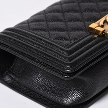 Load the image into the gallery viewer. CHANEL シャネル ボーイシャネル ショルダーバッグ チェーンショルダーバッグ 19番台 キャビアスキン ココマーク ブラック ゴールド金具 美品 中古 4a006436