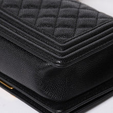Load the image into the gallery viewer. CHANEL シャネル ボーイシャネル ショルダーバッグ チェーンショルダーバッグ 19番台 キャビアスキン ココマーク ブラック ゴールド金具 美品 中古 4a006436