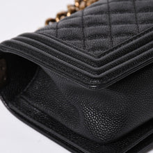 Load the image into the gallery viewer. CHANEL シャネル ボーイシャネル ショルダーバッグ チェーンショルダーバッグ 19番台 キャビアスキン ココマーク ブラック ゴールド金具 美品 中古 4a006436