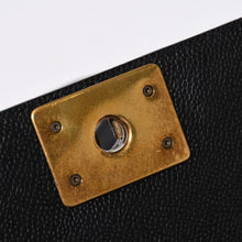 Load the image into the gallery viewer. CHANEL シャネル ボーイシャネル ショルダーバッグ チェーンショルダーバッグ 19番台 キャビアスキン ココマーク ブラック ゴールド金具 美品 中古 4a006436