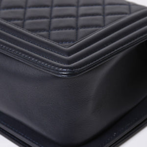 極美品 CHANEL シャネル ボーイシャネル25 Wチェーンショルダーバッグ 26番台 ココマーク A67086 ラムスキン ネイビー 中古 4a006434