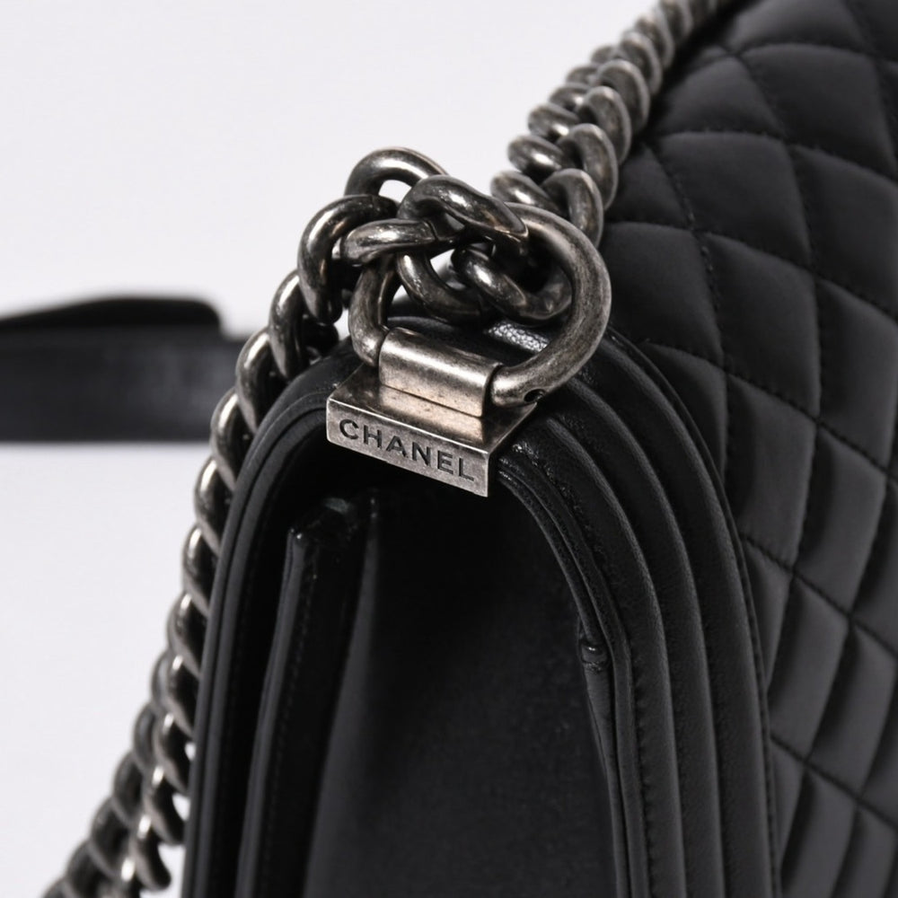 極美品 CHANEL シャネル ボーイシャネル チェーンショルダーバッグ A67086 23番台 ラムスキン ココマーク ブラック シルバー金具 中古 4a006432