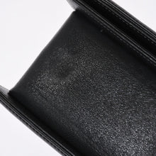Load the image into the gallery viewer. 極美品 CHANEL シャネル ボーイシャネル チェーンショルダーバッグ A67086 23番台 ラムスキン ココマーク ブラック シルバー金具 中古 4a006432