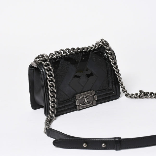極美品 CHANEL シャネル ボーイシャネル チェーンショルダー ショルダーバッグ 30番台 ブラック 中古 4a006430