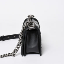 Load the image into the gallery viewer. 極美品 CHANEL シャネル ボーイシャネル チェーンショルダー ショルダーバッグ 30番台 ブラック 中古 4a006430