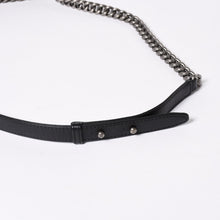 Load the image into the gallery viewer. 極美品 CHANEL シャネル ボーイシャネル チェーンショルダー ショルダーバッグ 30番台 ブラック 中古 4a006430