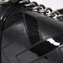 Load the image into the gallery viewer. 極美品 CHANEL シャネル ボーイシャネル チェーンショルダー ショルダーバッグ 30番台 ブラック 中古 4a006430