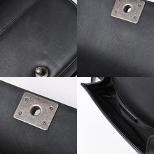 Load the image into the gallery viewer. 極美品 CHANEL シャネル ボーイシャネル チェーンショルダー ショルダーバッグ 30番台 ブラック 中古 4a006430