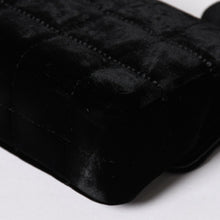 Load the image into the gallery viewer. 新品同様品 CHANEL シャネル チョコバー ベルベット シングルフラップ シングルチェーンバッグ 6番台 ベロア ゴールド金具 中古 4a006444