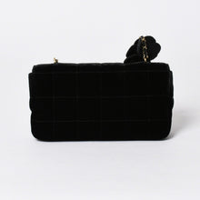 Load the image into the gallery viewer. 新品同様品 CHANEL シャネル チョコバー ベルベット シングルフラップ シングルチェーンバッグ 6番台 ベロア ゴールド金具 中古 4a006444