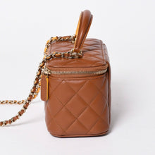 将图片加载到图库查看器中。 新品同様品 CHANEL シャネル ハンドバッグ ショルダーバッグ ココハンドル バニティケース ランダム番台 ブラウン ゴールド金具 ラムスキン 中古 4a006459