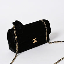 Load the image into the gallery viewer. 新品同様品 CHANEL シャネル チョコバー ベルベット シングルフラップ シングルチェーンバッグ 6番台 ベロア ゴールド金具 中古 4a006444
