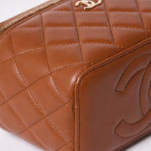 将图片加载到图库查看器中。 新品同様品 CHANEL シャネル ハンドバッグ ショルダーバッグ ココハンドル バニティケース ランダム番台 ブラウン ゴールド金具 ラムスキン 中古 4a006459