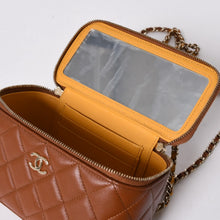 将图片加载到图库查看器中。 新品同様品 CHANEL シャネル ハンドバッグ ショルダーバッグ ココハンドル バニティケース ランダム番台 ブラウン ゴールド金具 ラムスキン 中古 4a006459