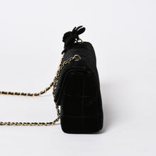 Load the image into the gallery viewer. 新品同様品 CHANEL シャネル チョコバー ベルベット シングルフラップ シングルチェーンバッグ 6番台 ベロア ゴールド金具 中古 4a006444