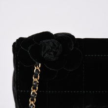 Load the image into the gallery viewer. 新品同様品 CHANEL シャネル チョコバー ベルベット シングルフラップ シングルチェーンバッグ 6番台 ベロア ゴールド金具 中古 4a006444