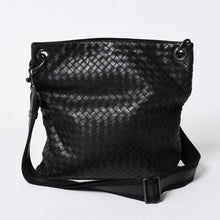 将图片加载到图库查看器中。 極美品 BOTTEGA VENETA ボッテガヴェネタ ショルダーバッグ イントレチャート 161623 V456C 1000 ブラック レザー 中古 4a006518