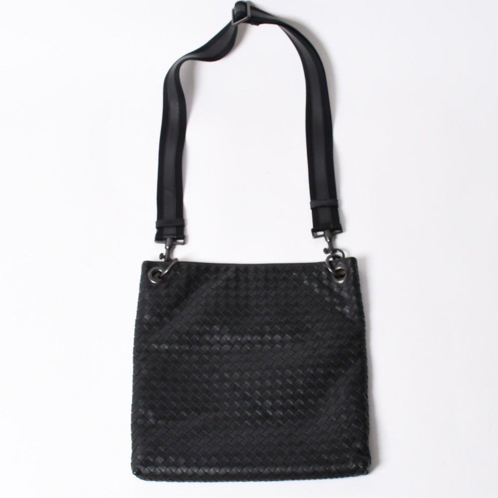 極美品 BOTTEGA VENETA ボッテガヴェネタ ショルダーバッグ イントレチャート 161623 V456C 1000 ブラック レザー 中古 4a006518