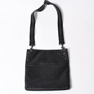 極美品 BOTTEGA VENETA ボッテガヴェネタ ショルダーバッグ イントレチャート 161623 V456C 1000 ブラック レザー 中古 4a006518