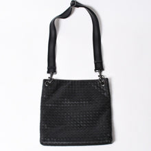 将图片加载到图库查看器中。 極美品 BOTTEGA VENETA ボッテガヴェネタ ショルダーバッグ イントレチャート 161623 V456C 1000 ブラック レザー 中古 4a006518