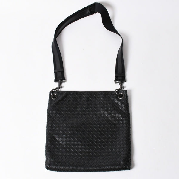 極美品 BOTTEGA VENETA ボッテガヴェネタ ショルダーバッグ イントレチャート 161623 V456C 1000 ブラック レザー 中古 4a006518
