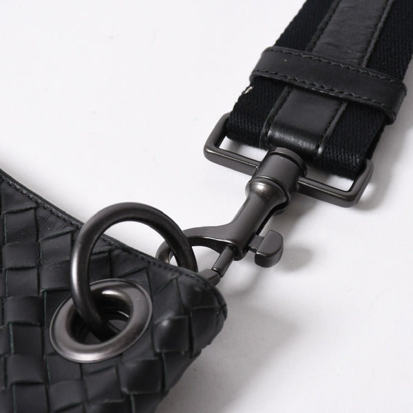 極美品 BOTTEGA VENETA ボッテガヴェネタ ショルダーバッグ イントレチャート 161623 V456C 1000 ブラック レザー 中古 4a006518