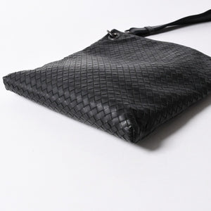 極美品 BOTTEGA VENETA ボッテガヴェネタ ショルダーバッグ イントレチャート 161623 V456C 1000 ブラック レザー 中古 4a006518