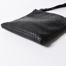 将图片加载到图库查看器中。 極美品 BOTTEGA VENETA ボッテガヴェネタ ショルダーバッグ イントレチャート 161623 V456C 1000 ブラック レザー 中古 4a006518