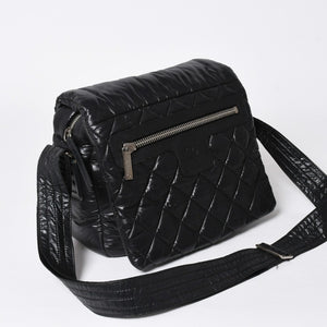 極美品 CHANEL シャネル コココクーン ショルダーバッグ A48616 14番台 ココマーク ナイロン ブラック シルバー金具 キルティング 中古 4a006528