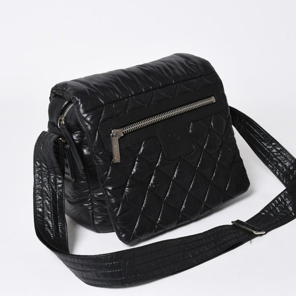 極美品 CHANEL シャネル コココクーン ショルダーバッグ A48616 14番台 ココマーク ナイロン ブラック シルバー金具 キルティング 中古 4a006528
