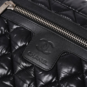 極美品 CHANEL シャネル コココクーン ショルダーバッグ A48616 14番台 ココマーク ナイロン ブラック シルバー金具 キルティング 中古 4a006528