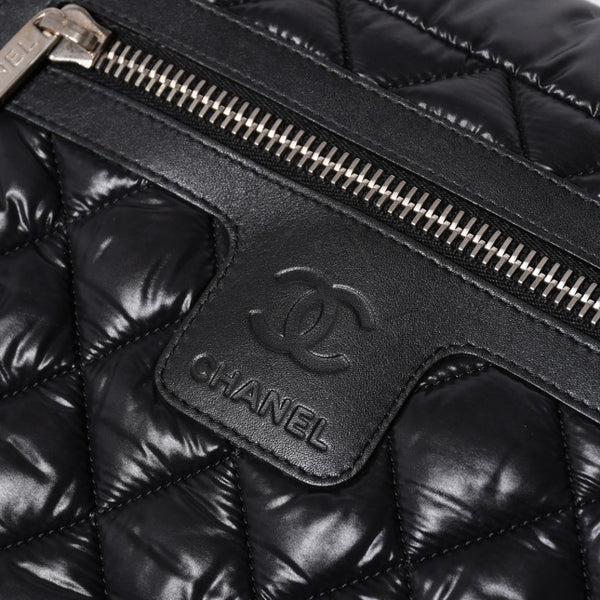 極美品 CHANEL シャネル コココクーン ショルダーバッグ A48616 14番台 ココマーク ナイロン ブラック シルバー金具 キルティング 中古 4a006528