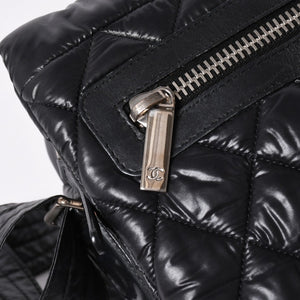 極美品 CHANEL シャネル コココクーン ショルダーバッグ A48616 14番台 ココマーク ナイロン ブラック シルバー金具 キルティング 中古 4a006528