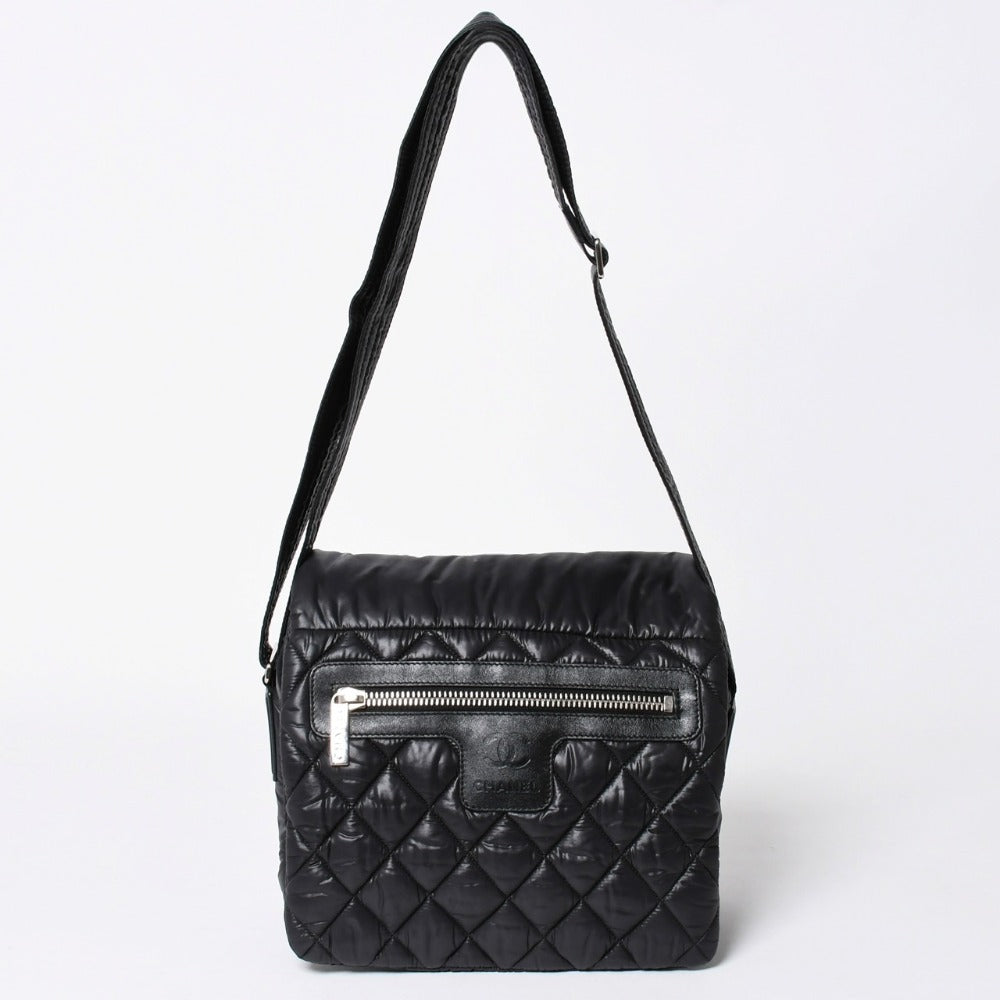 極美品 CHANEL シャネル コココクーン ショルダーバッグ A48616 16番台 ココマーク ナイロン ブラック シルバー金具 キルティング 中古 4a006457