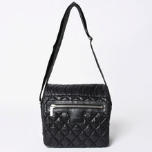 将图片加载到图库查看器中。 極美品 CHANEL シャネル コココクーン ショルダーバッグ A48616 16番台 ココマーク ナイロン ブラック シルバー金具 キルティング 中古 4a006457