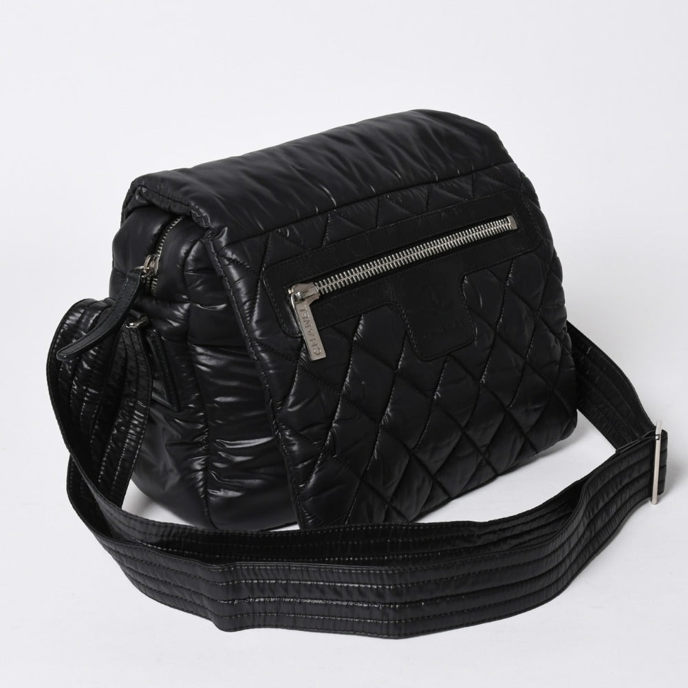 極美品 CHANEL シャネル コココクーン ショルダーバッグ A48616 16番台 ココマーク ナイロン ブラック シルバー金具 キルティング 中古 4a006457