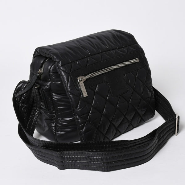 極美品 CHANEL シャネル コココクーン ショルダーバッグ A48616 16番台 ココマーク ナイロン ブラック シルバー金具 キルティング 中古 4a006457
